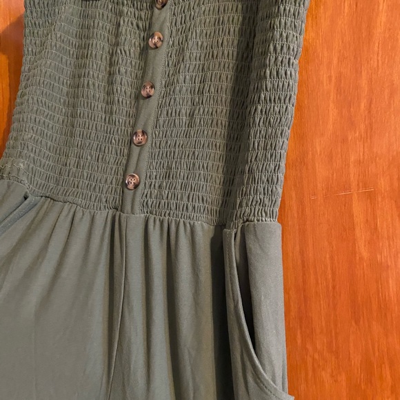 Olive green jumpsuit - Picture 3 of 7